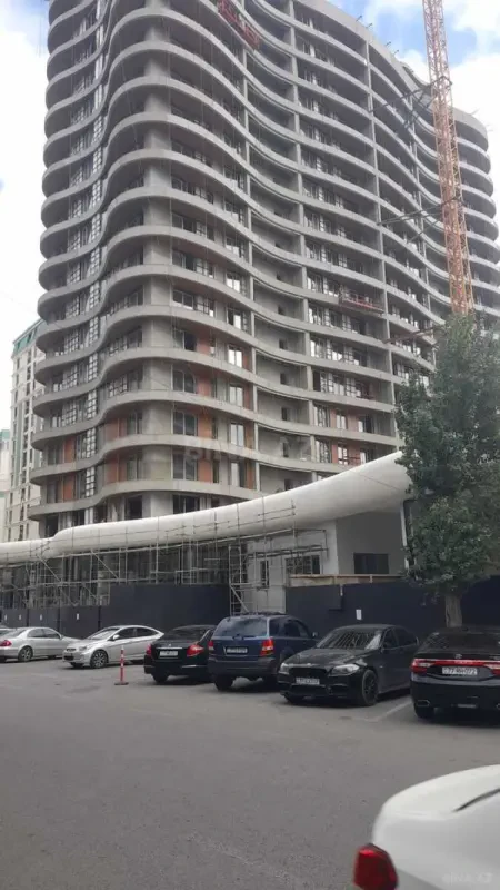 Satılır 3 otaqlı mənzil 144 m²
