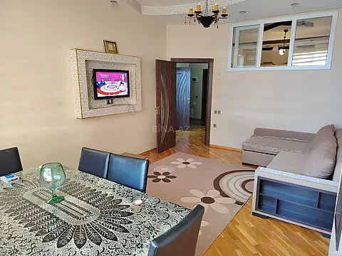 Kirayə verilir 2 otaqlı mənzil 70 m² — Bakı, Nizami 2 otaq 70.00 m²