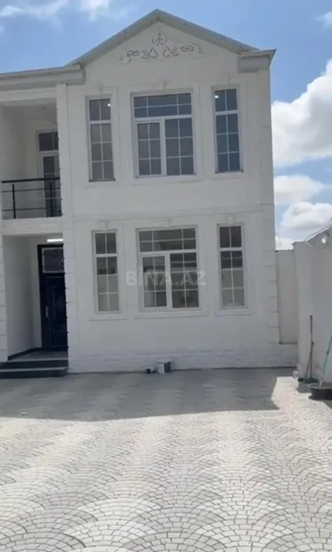 Satılır 4 otaqlı həyət evi 100 m²