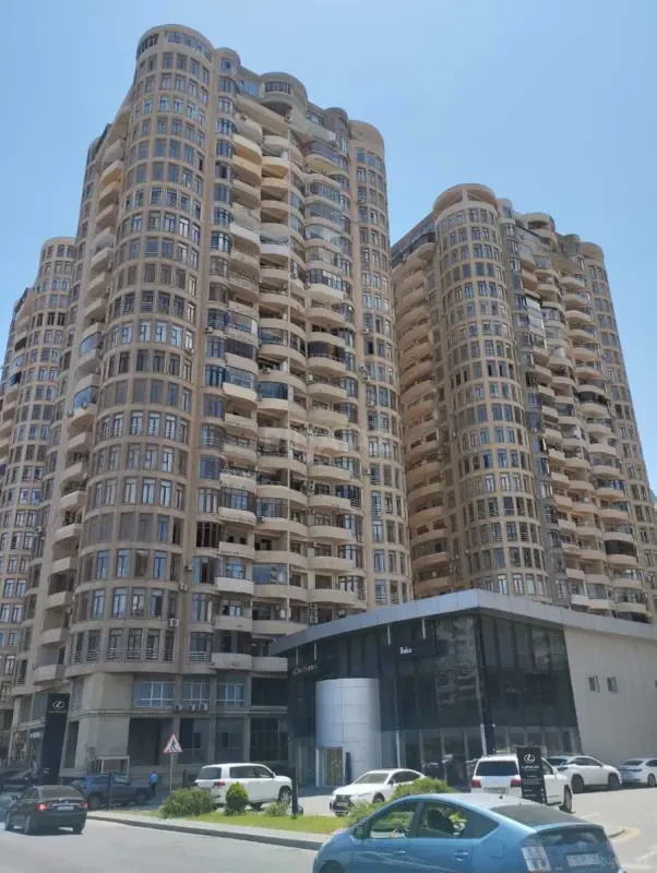 Kirayə verilir 3 otaqlı mənzil 102 m²