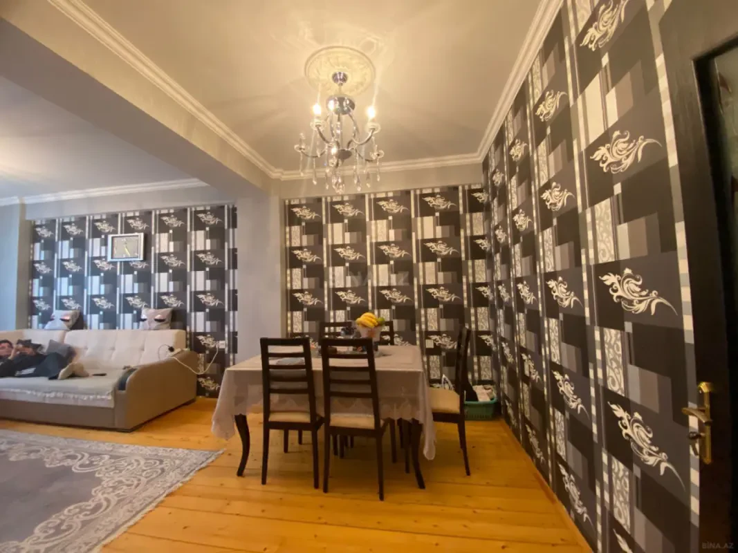 Kirayə verilir 2 otaqlı mənzil 75 m²