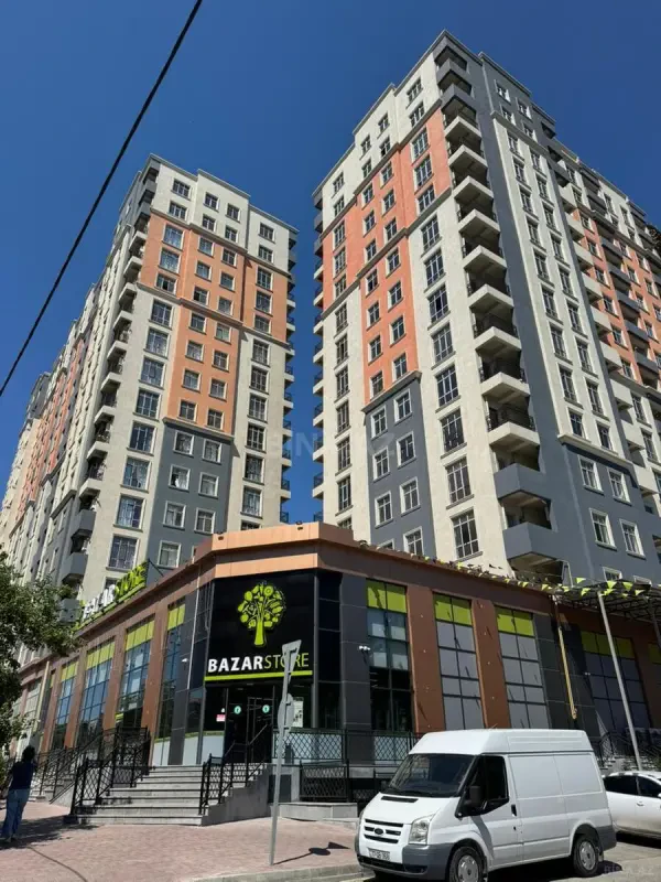 Satılır 3 otaqlı mənzil 111.5 m²