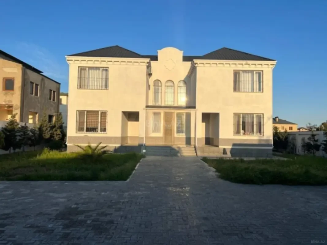 Satılır 7 otaqlı həyət evi 250 m²