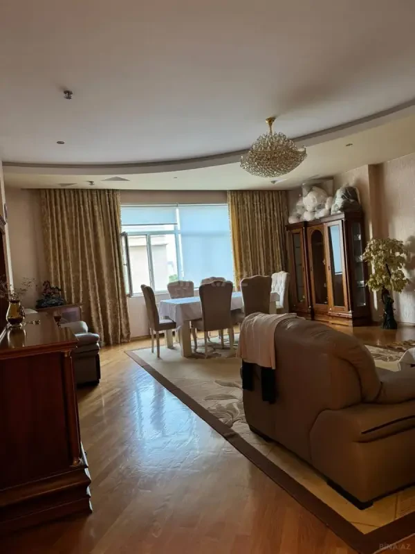 Kirayə verilir 3 otaqlı mənzil 140 m²