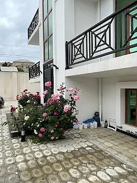 Kirayə verilir 4 otaqlı həyət evi 300 m² — Bakı, Novxanı 4 otaq 300.00 m²