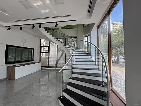 Kirayə verilir obyekt 1200 m² — Bakı 1200.00 m²