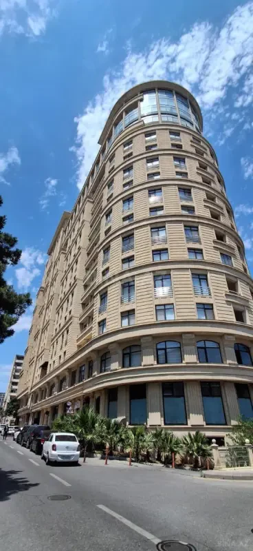 Kirayə verilir 3 otaqlı mənzil 170 m²