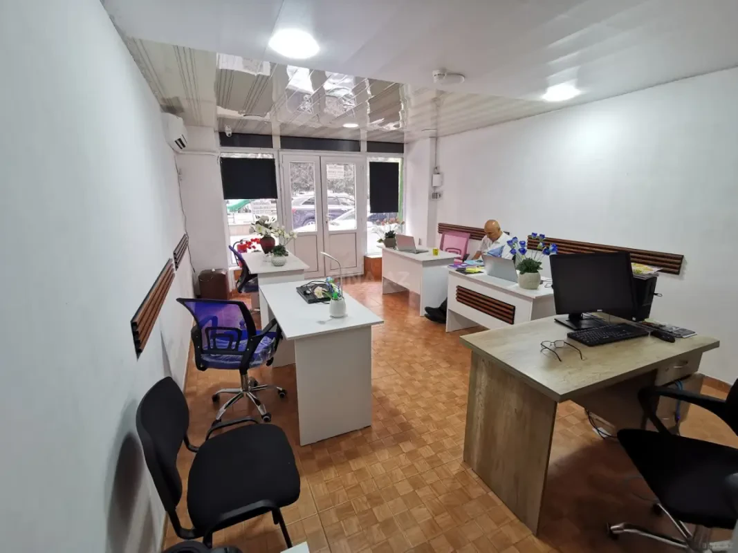 Kirayə verilir 2 otaqlı ofis 40 m²