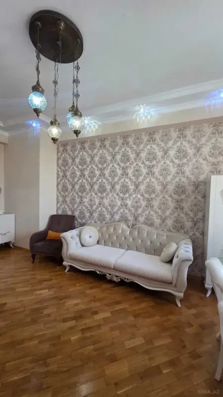 Kirayə verilir 2 otaqlı mənzil 65 m²