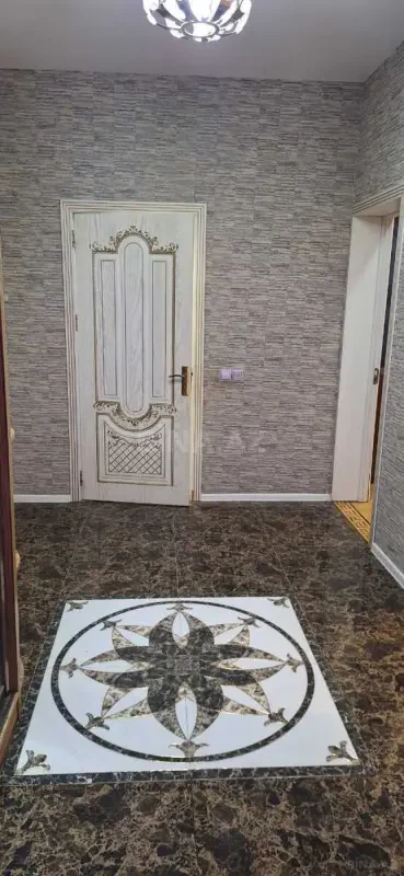 Kirayə verilir 2 otaqlı mənzil 85 m²