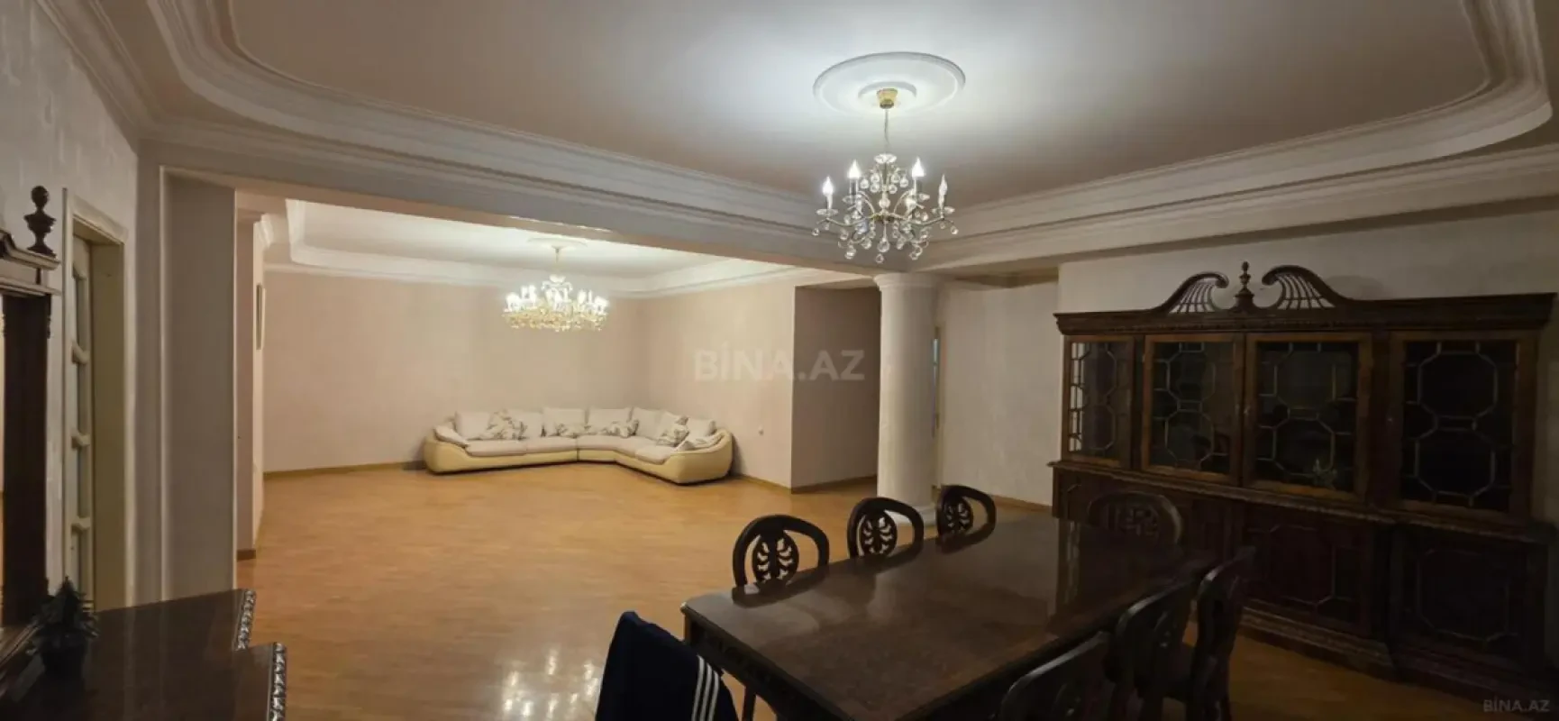 Kirayə verilir 5 otaqlı mənzil 200 m²