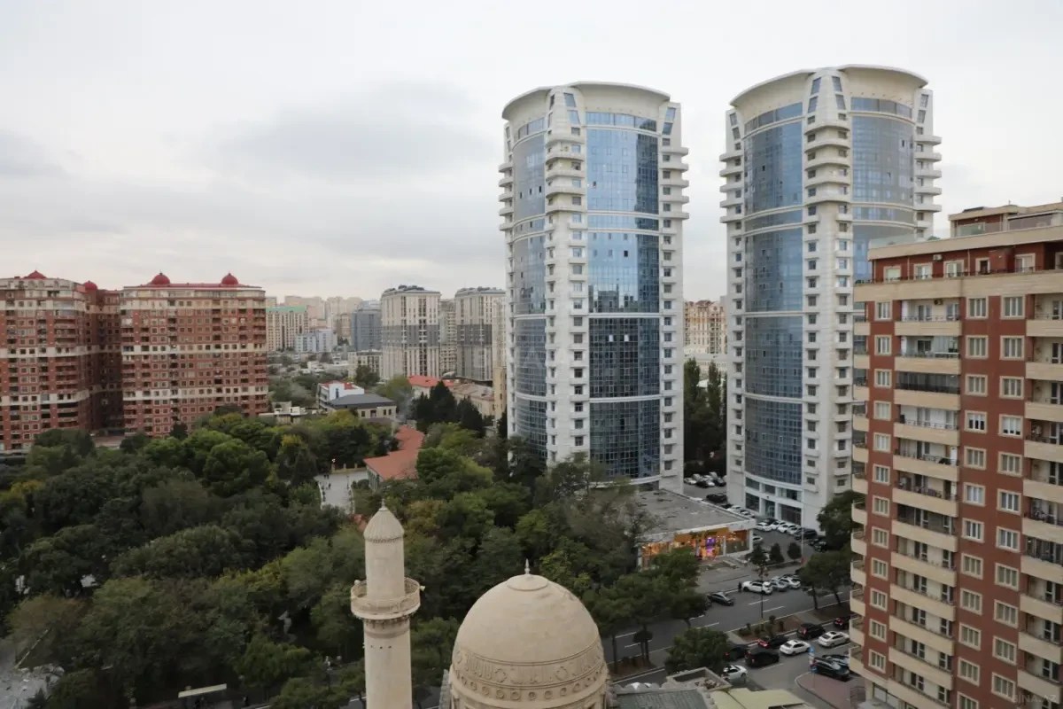Kirayə verilir 3 otaqlı mənzil 120 m²