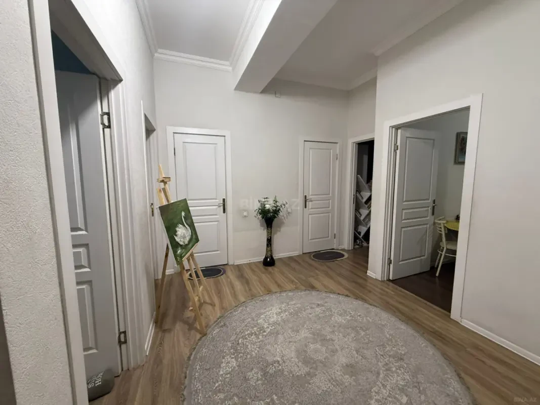 Satılır 4 otaqlı mənzil 115 m²