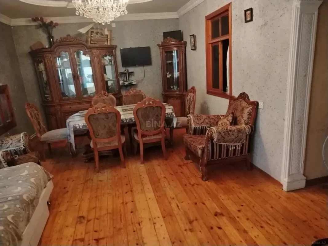 Satılır 5 otaqlı həyət evi 140 m²