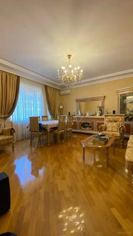 Kirayə verilir 3 otaqlı mənzil 128 m²