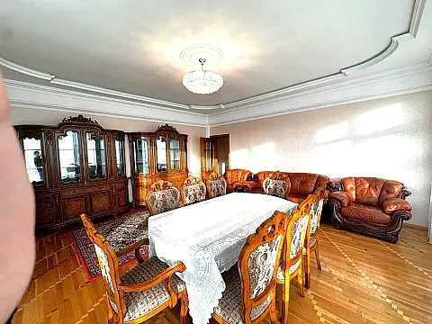 Kirayə verilir 4 otaqlı mənzil 165 m² — Bakı, Nərimanov 4 otaq 165.00 m²