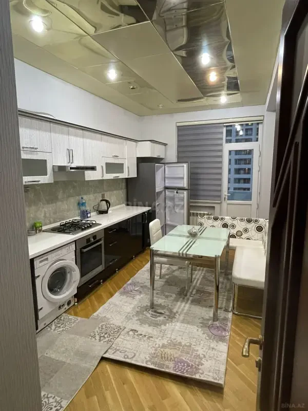 Kirayə verilir 3 otaqlı mənzil 137 m²