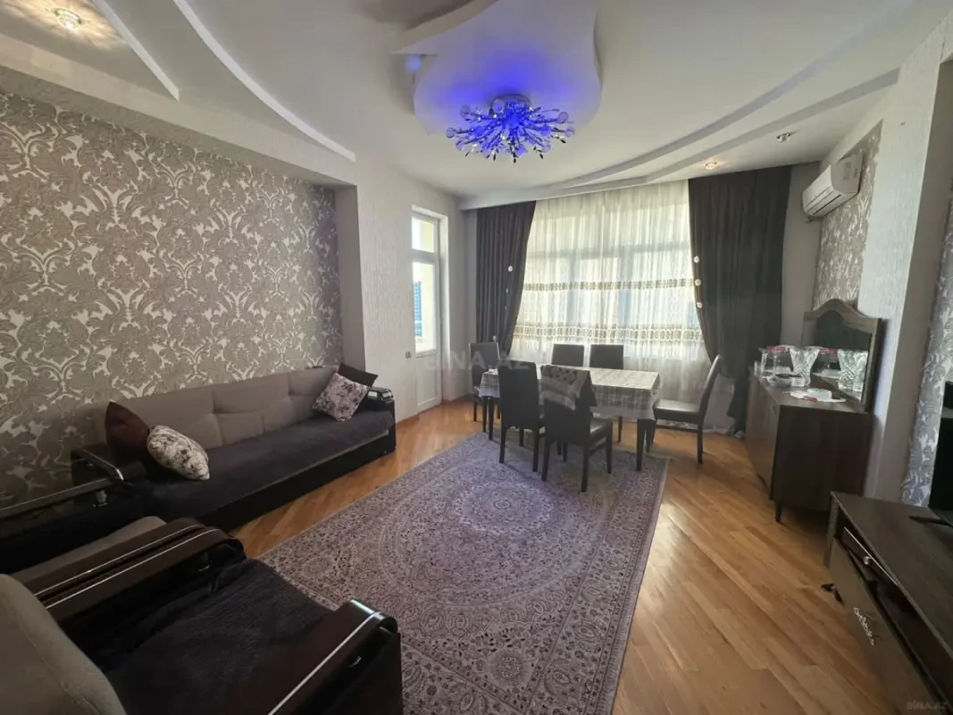 Kirayə verilir 2 otaqlı mənzil 85 m²