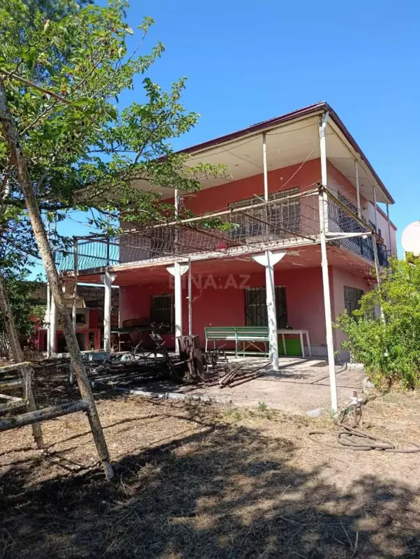Satılır 6 otaqlı həyət evi 165 m²