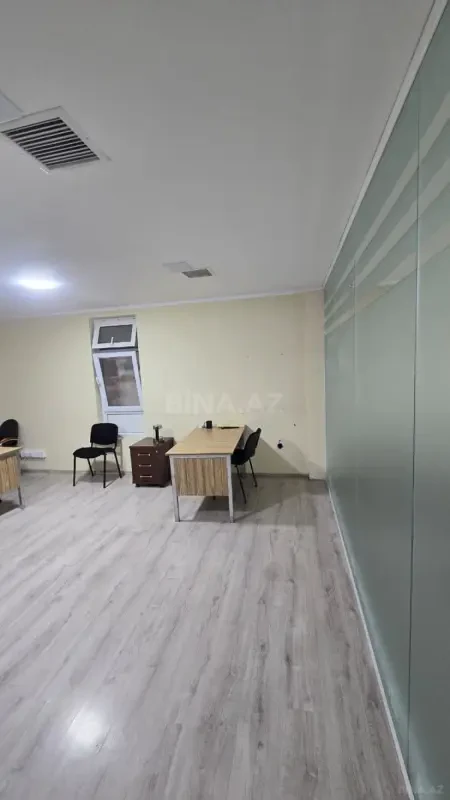 Kirayə verilir 1 otaqlı ofis 38 m²