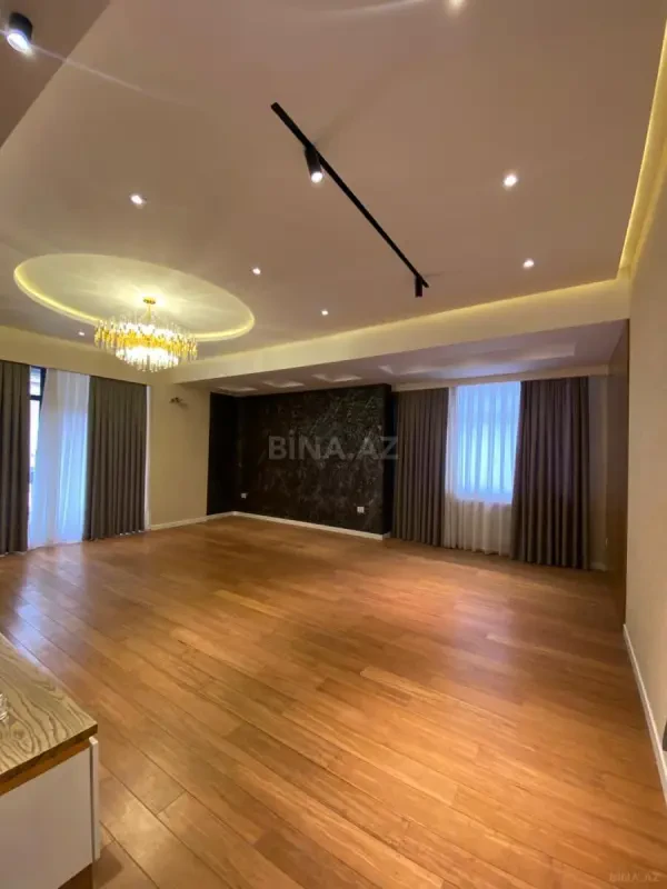 Satılır 2 otaqlı mənzil 115 m²