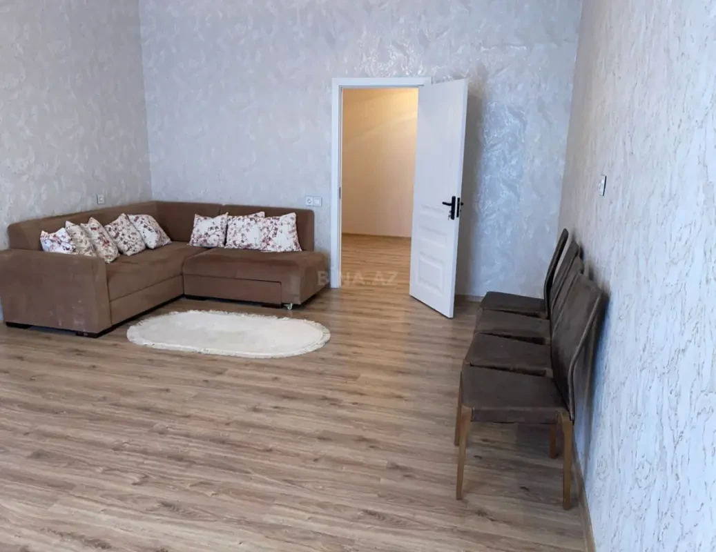 Kirayə verilir 3 otaqlı mənzil 130 m²