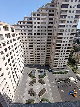 Kirayə verilir 2 otaqlı mənzil 55 m² — Bakı, Bakıxanov 2 otaq 55.00 m²