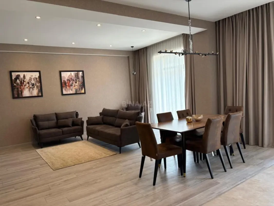 Kirayə verilir 2 otaqlı mənzil 95 m²