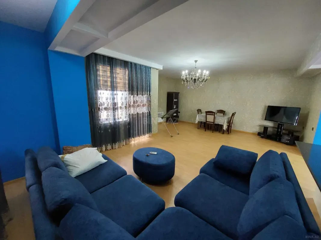 Kirayə verilir 4 otaqlı mənzil 200 m²