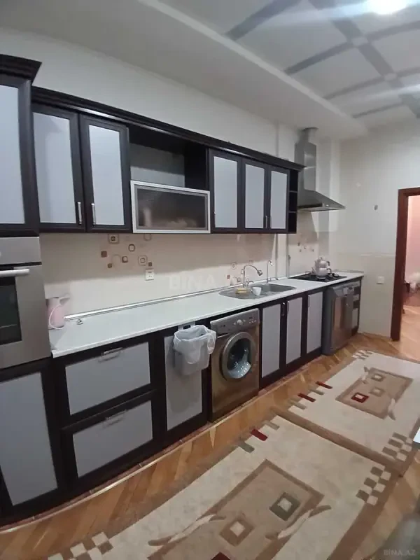 Kirayə verilir 2 otaqlı mənzil 87 m²