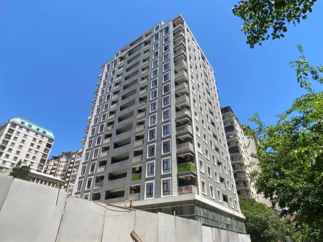 Satılır 3 otaqlı mənzil 107 m²