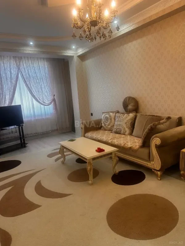 Kirayə verilir 2 otaqlı mənzil 70 m²