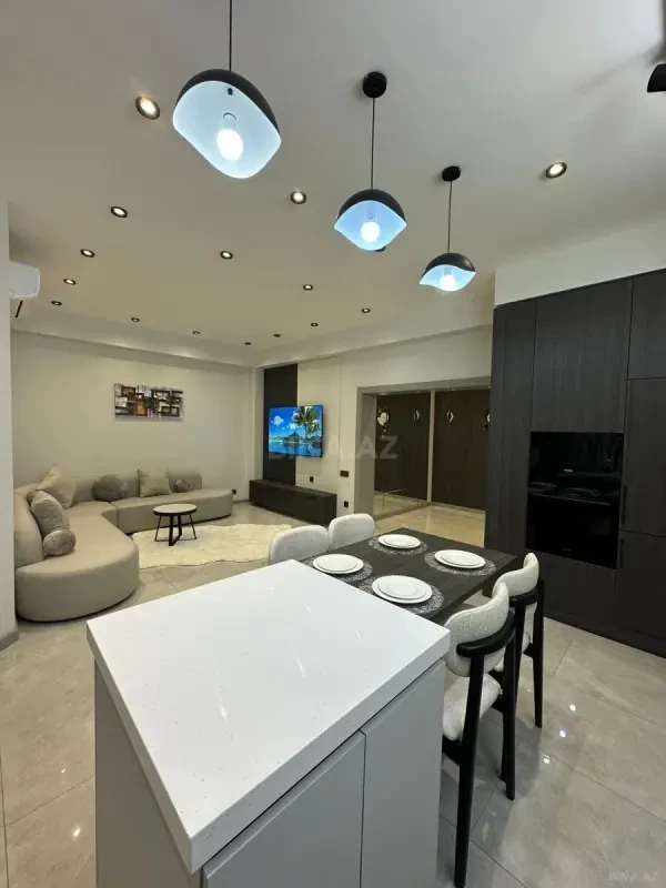 Kirayə verilir 3 otaqlı mənzil 95 m²