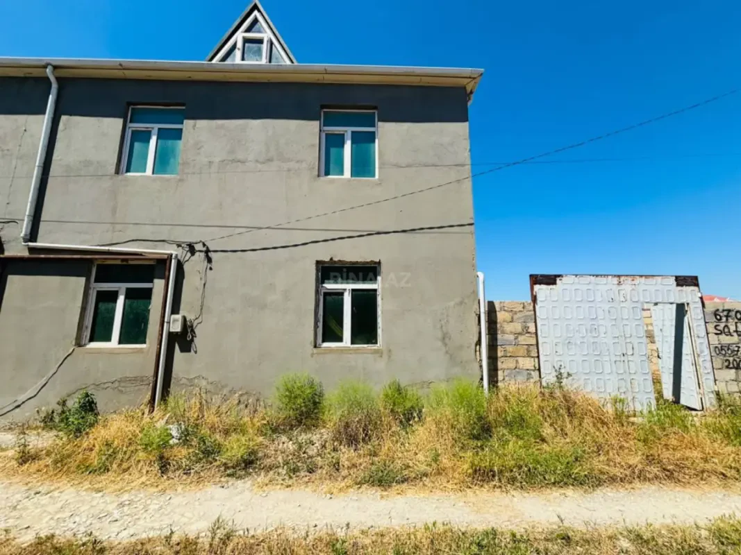 Satılır 5 otaqlı həyət evi 200 m²