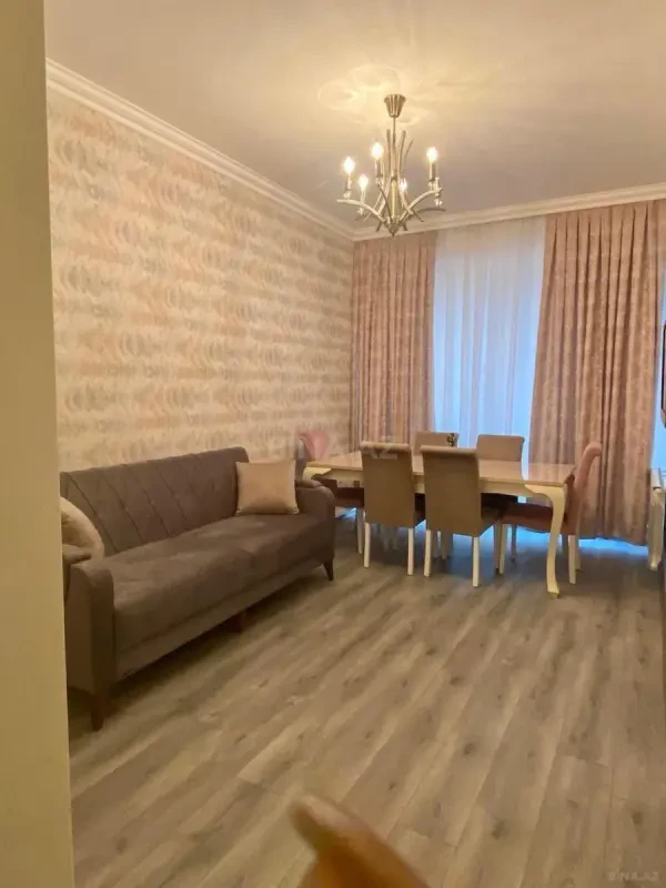 Kirayə verilir 12 otaqlı mənzil 50 m²