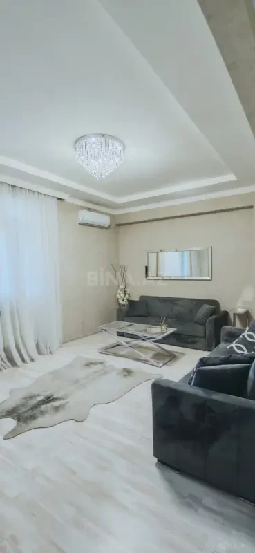 Kirayə verilir 2 otaqlı mənzil 80 m²