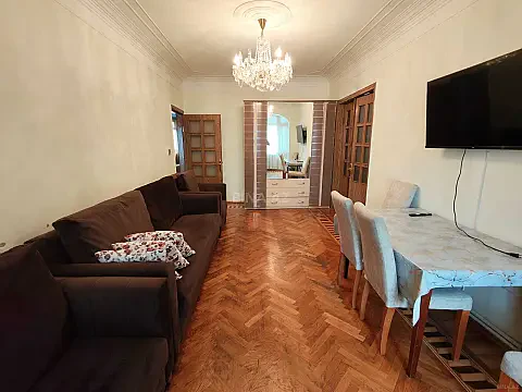 Kirayə verilir 3 otaqlı mənzil 90 m² — Bakı, 8-ci mikrorayon 3 otaq 90.00 m²