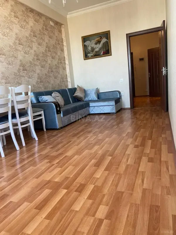 Kirayə verilir 2 otaqlı mənzil 90 m²