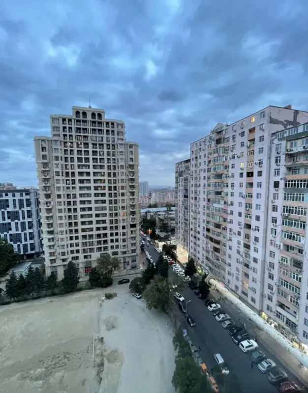 Kirayə verilir 3 otaqlı mənzil 130 m²