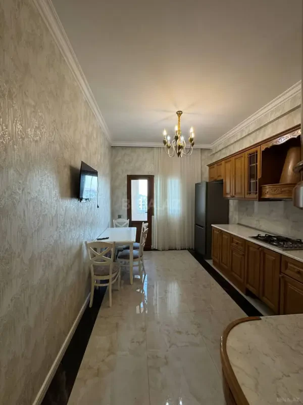 Satılır 2 otaqlı mənzil 70 m²
