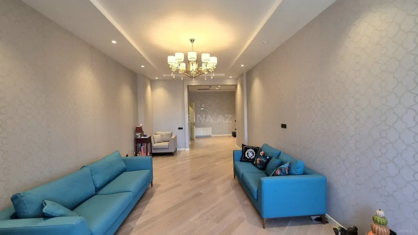 Satılır 3 otaqlı mənzil 136 m²