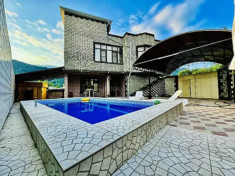 Kirayə verilir 4 otaqlı həyət evi 350 m² — Qəbələ 4 otaq 350.00 m²