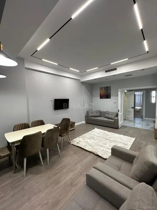 Kirayə verilir 2 otaqlı mənzil 103 m²