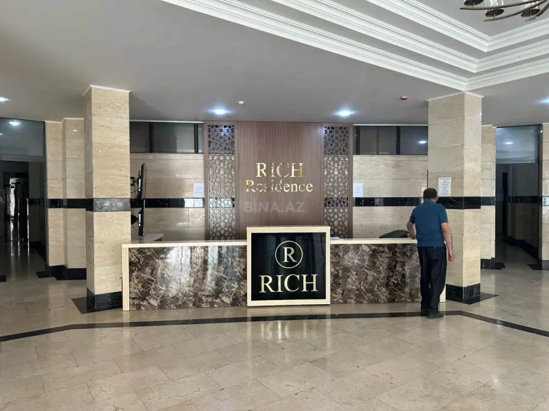 Satılır 4 otaqlı mənzil 201 m²