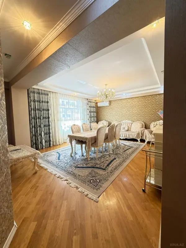Kirayə verilir 3 otaqlı mənzil 130 m²