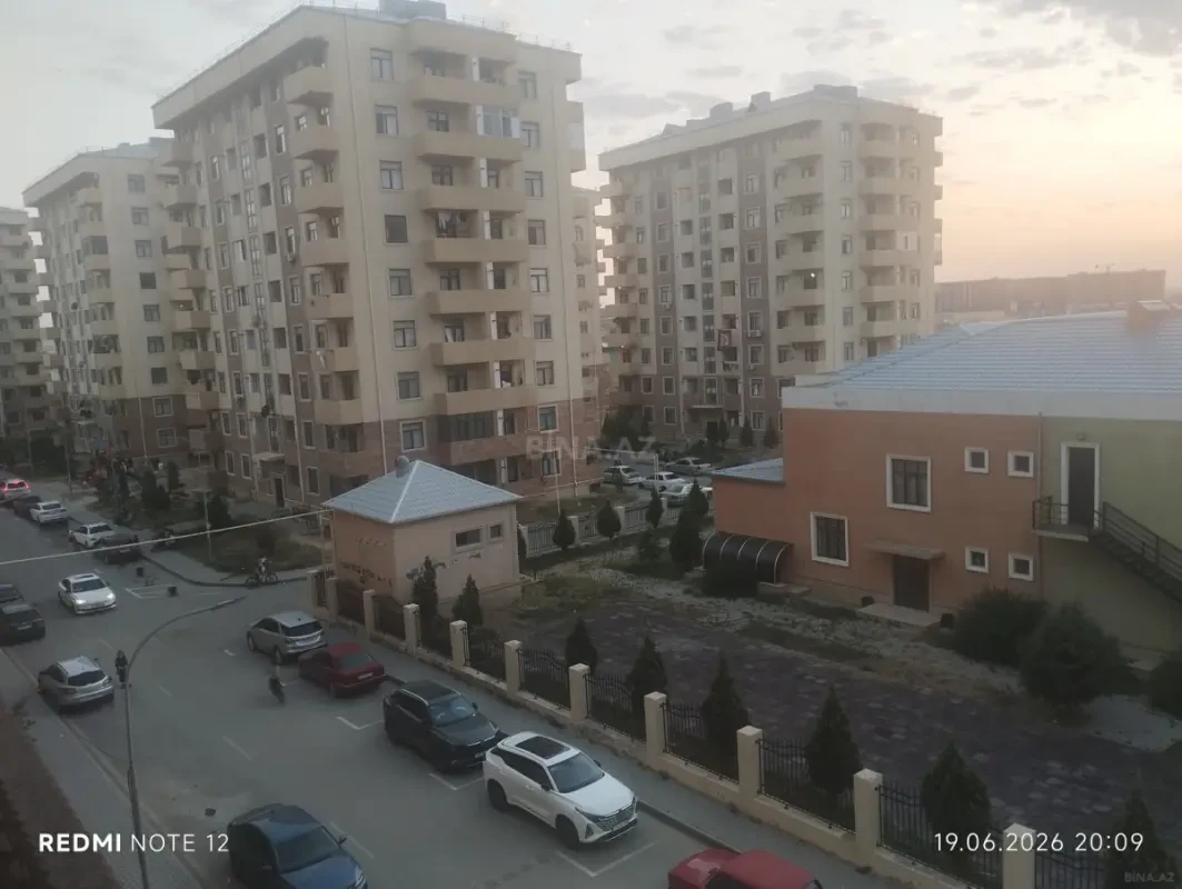 Kirayə verilir 4 otaqlı mənzil 95 m²