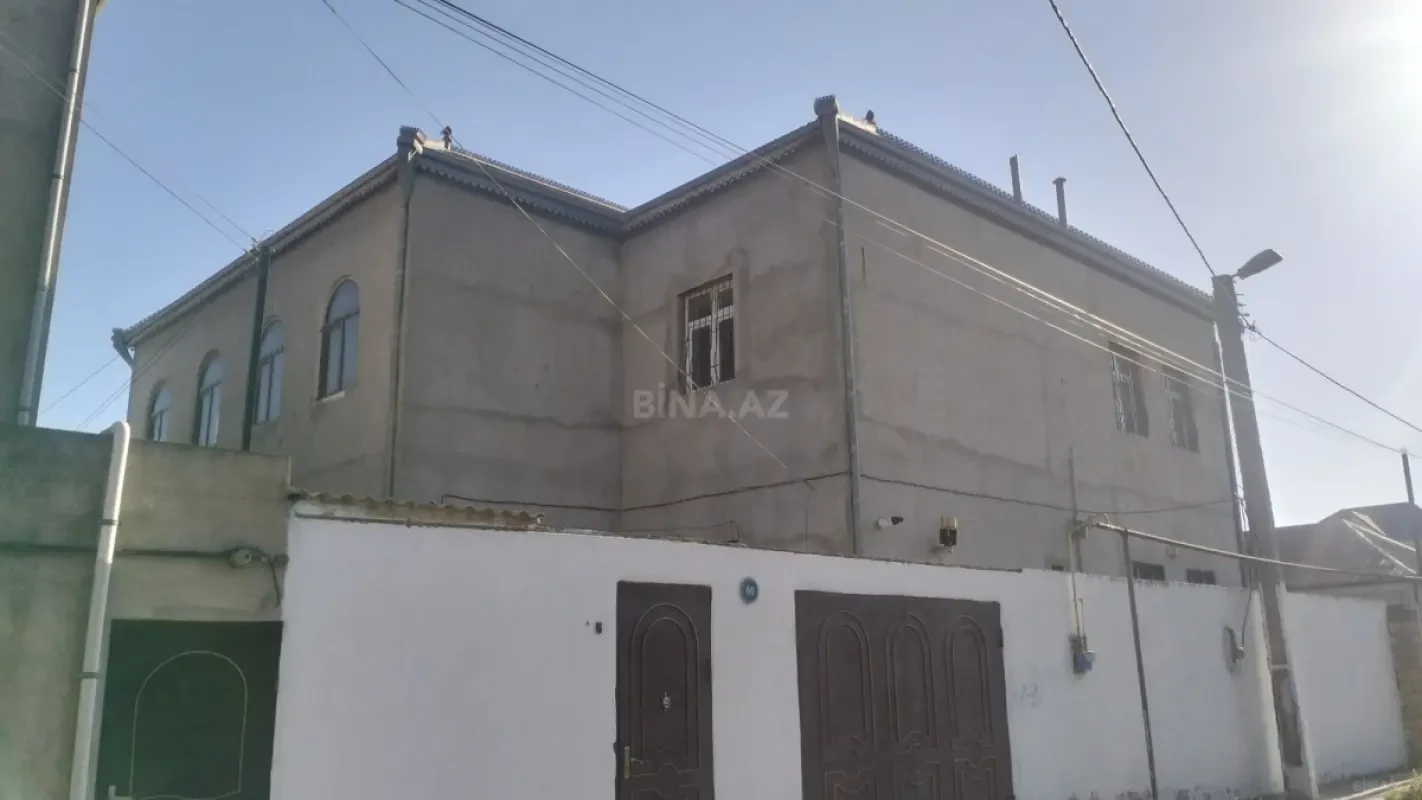 Kirayə verilir 6 otaqlı həyət evi 437 m²