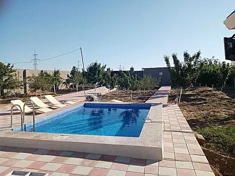 Kirayə verilir 3 otaqlı həyət evi 128 m² — Bakı 3 otaq 128.00 m²