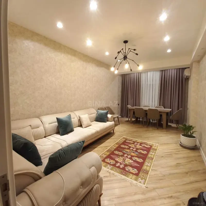Satılır 4 otaqlı mənzil 122 m²
