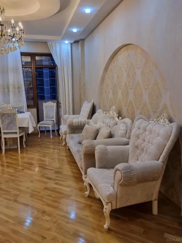 Kirayə verilir 3 otaqlı mənzil 140 m²